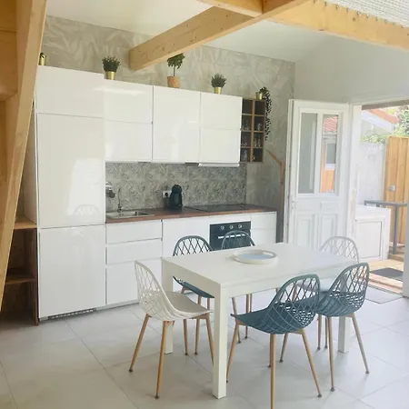 De Penelope Avec Prive Centre-ville Et 펜션 앙데르노스레방