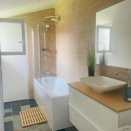 De Penelope Avec Prive Centre-ville Et 펜션 *